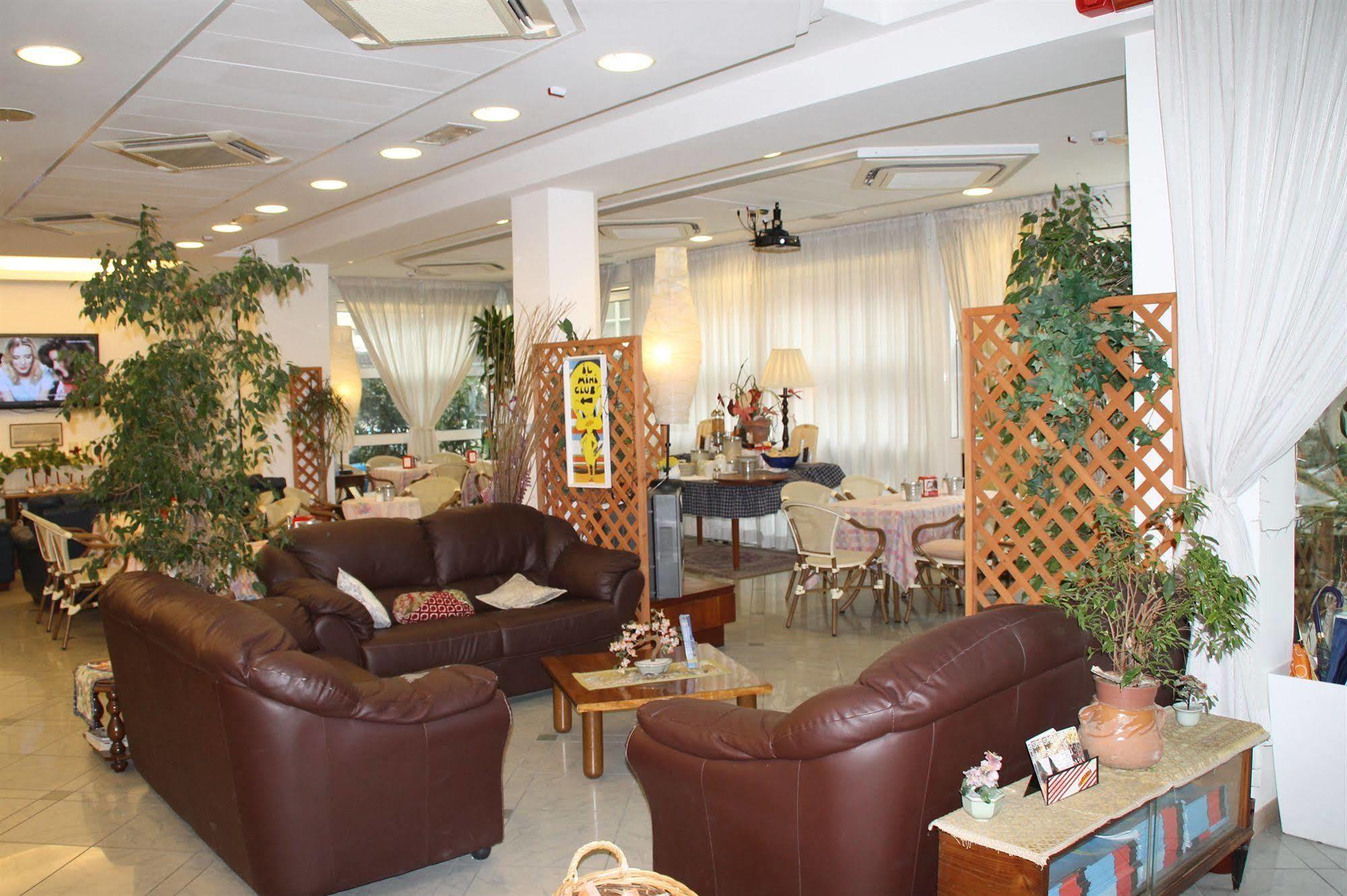 Hotel Brotas Rimini Buitenkant foto