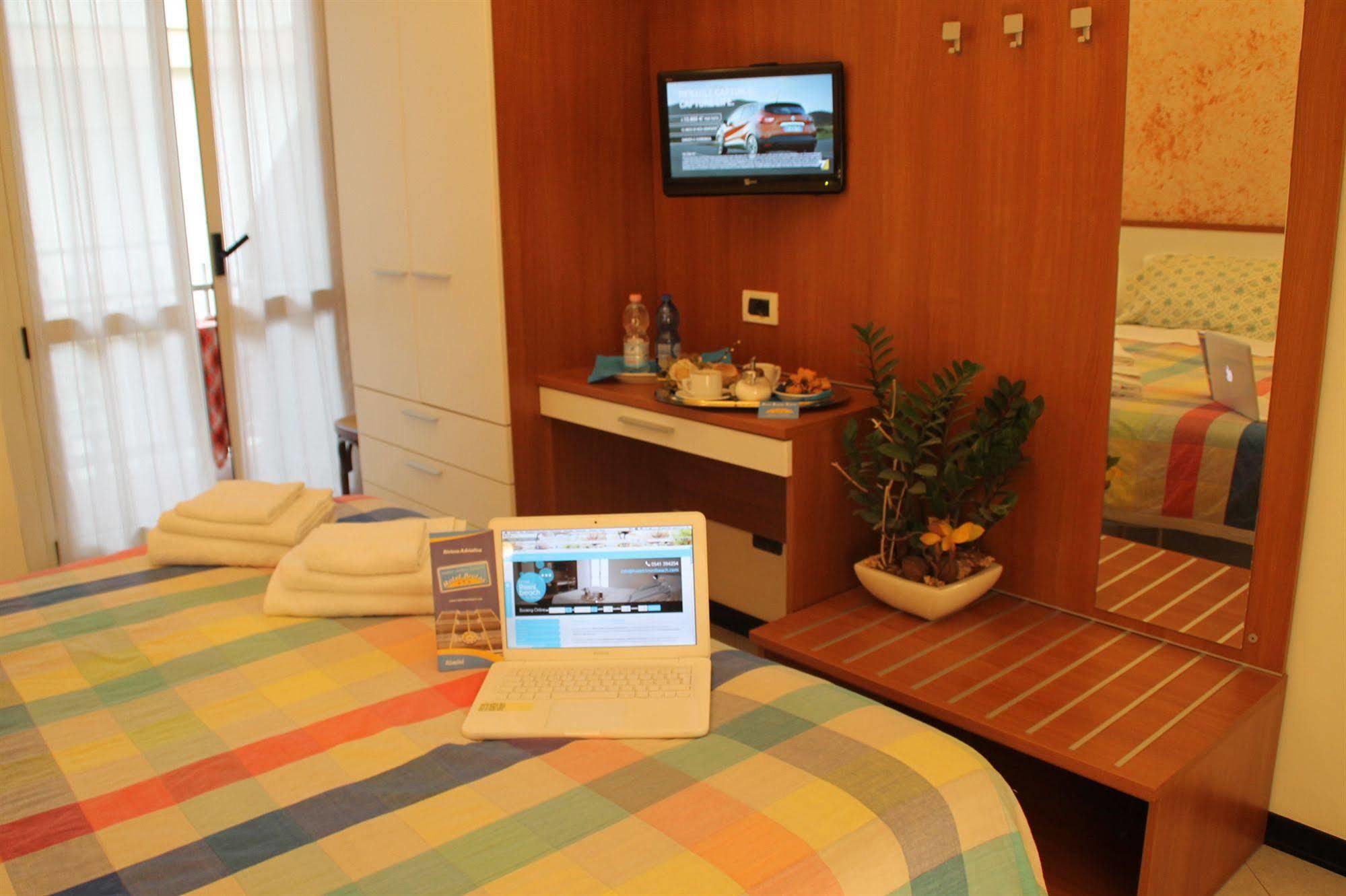 Hotel Brotas Rimini Buitenkant foto